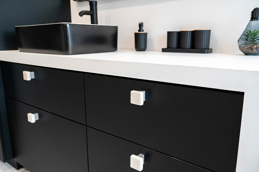 armoire-polymere-comptoir-stratifie-colorcore-gbm-1